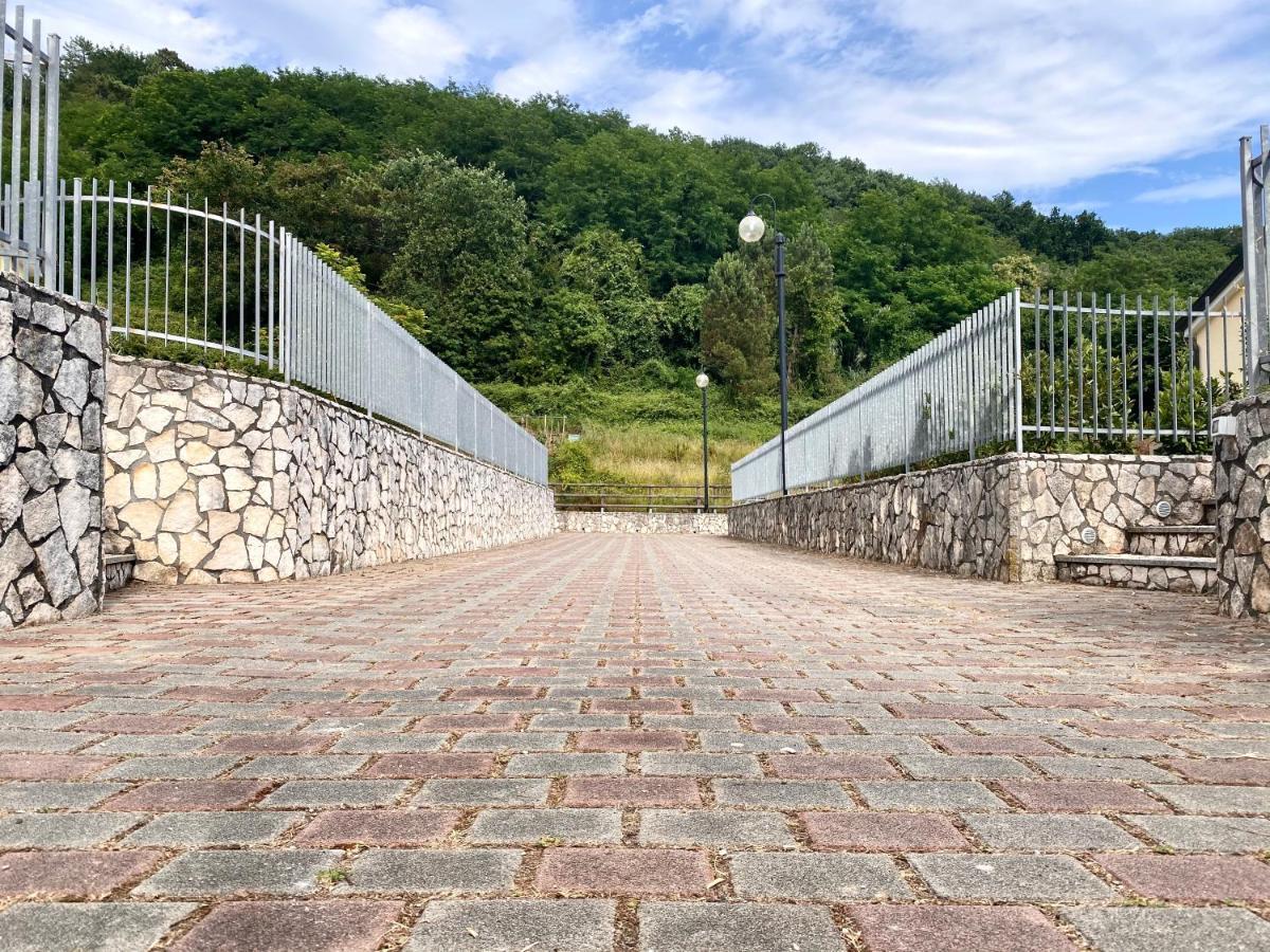 Le Village Сарцана Екстер'єр фото